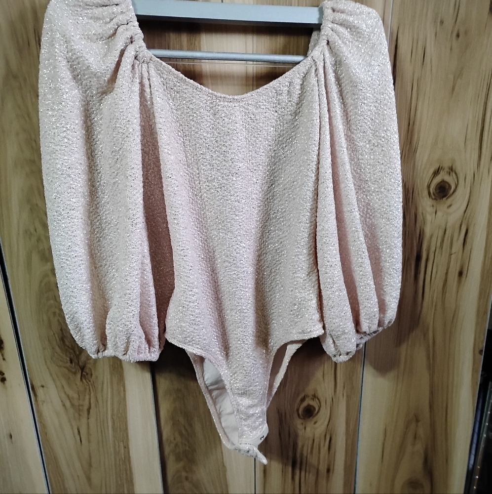 Bucketlist Contrast Puff Sleeve Bodysuit in pink with a floral ShimmerChampagne